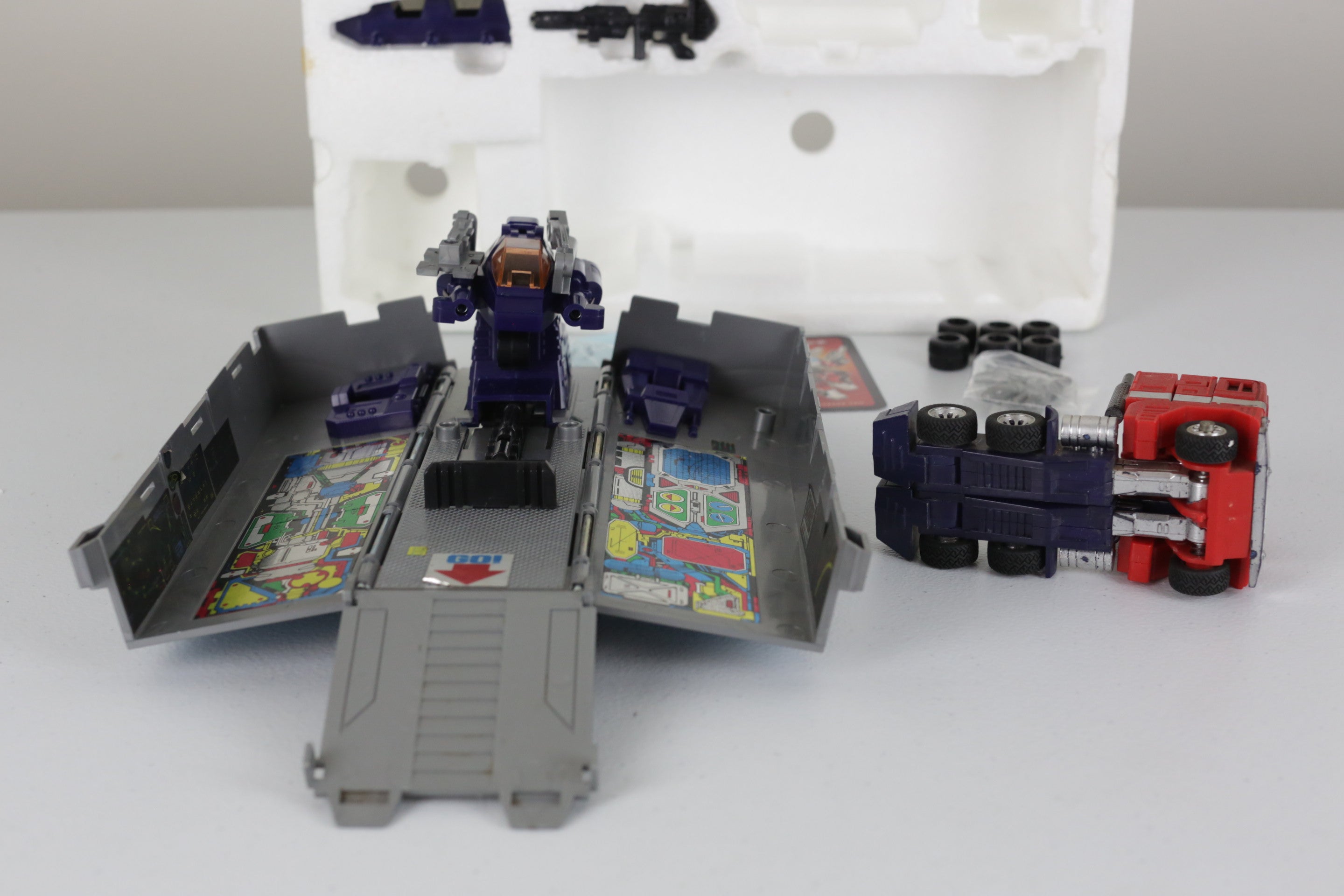 Convoy (Optimus Prime) MIB Superlauncher Vers.